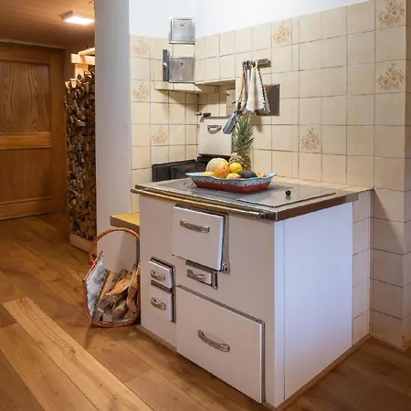 Liebevoll Sanierte In Einem Alten Bregenzerwaelderhaus Lejlighed
