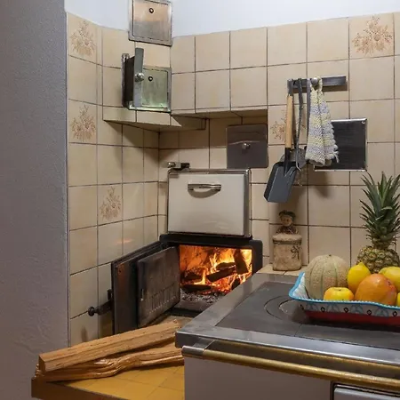Liebevoll Sanierte In Einem Alten Bregenzerwaelderhaus *